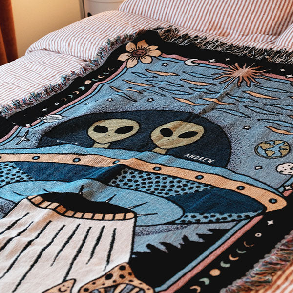Personalized Alien Blankets – Relatable Basic
