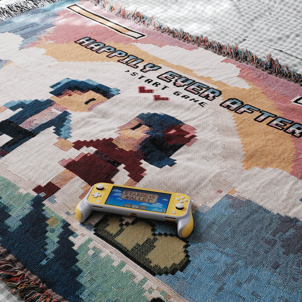 Personalized 8-Bit Retro Gaming Happy Couple Woven Blanket