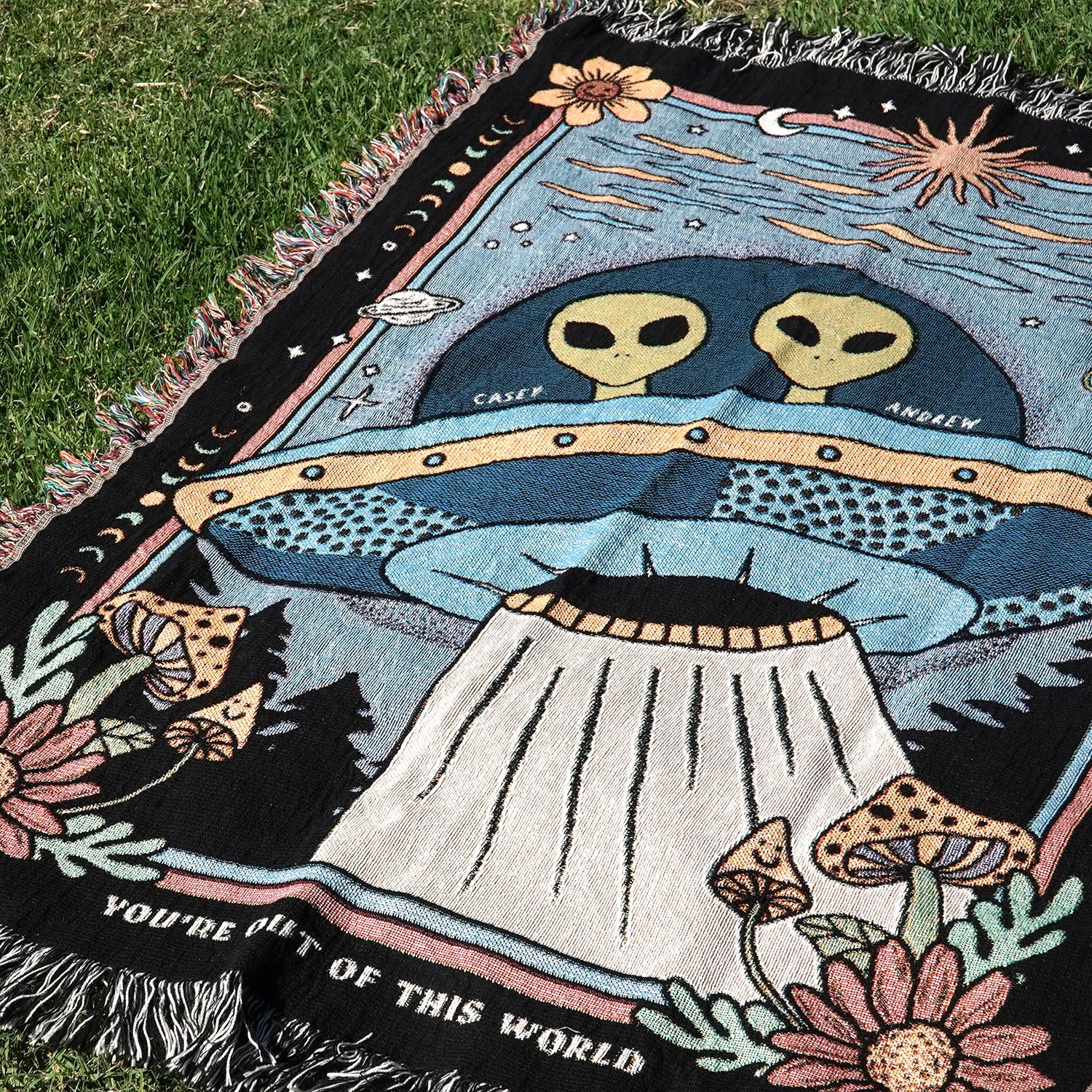 Personalized Alien Couple Woven Blanket - Woven - Personalized Gifts for Couples, Custom Birthday Gifts, Custom Anniversary Gifts | Relatable Basic