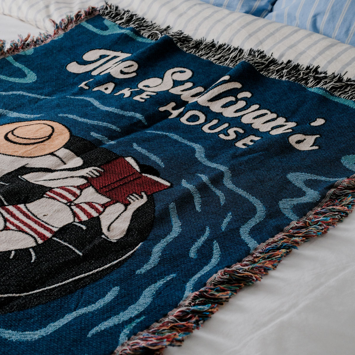 Personalized Lake House Woven Blanket - Relatable Basic