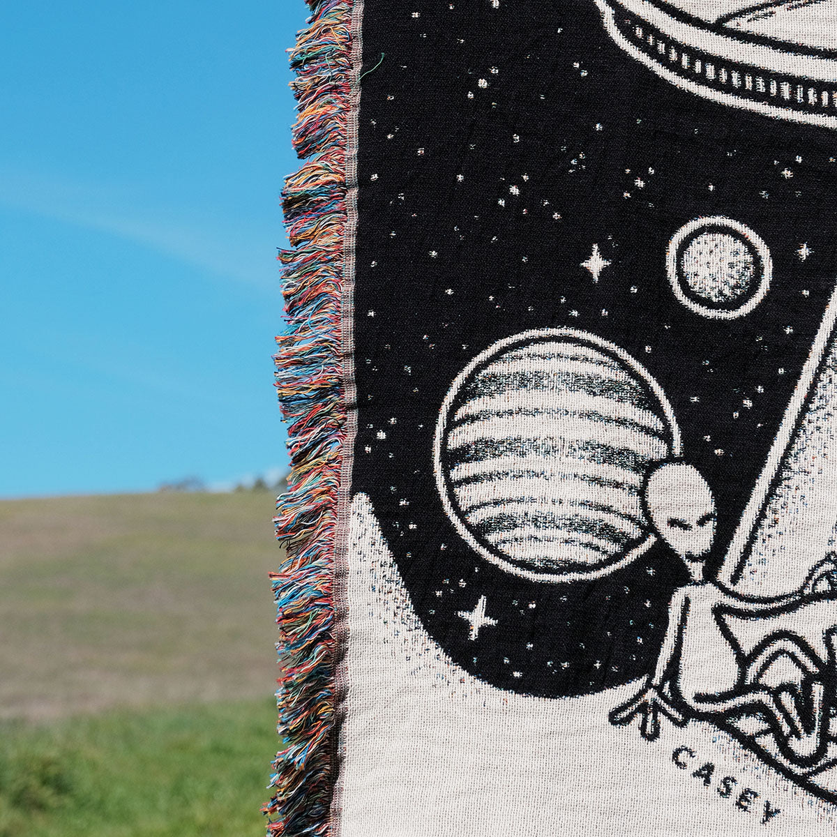 Personalized UFO Aliens Couple Woven Blanket - Relatable Basic