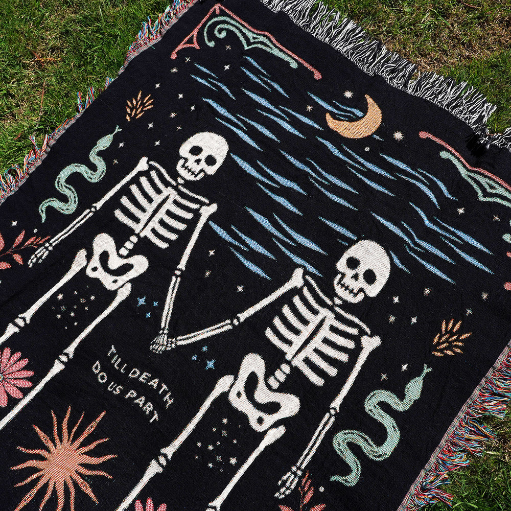 Personalized Skeleton Couple Woven Blankets Relatable Basic